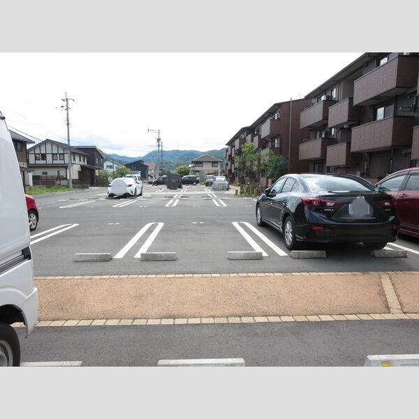 駐車場 (駐車場)