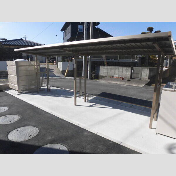 現地周辺 (駐輪場)