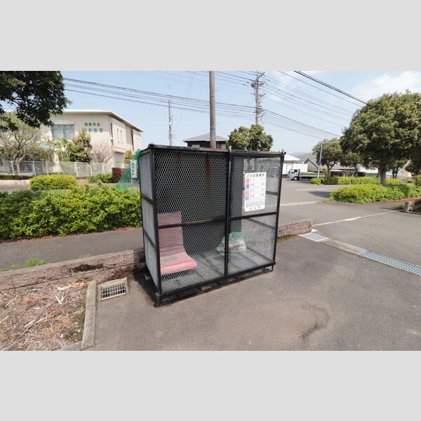 現地周辺 (ゴミ捨て場)