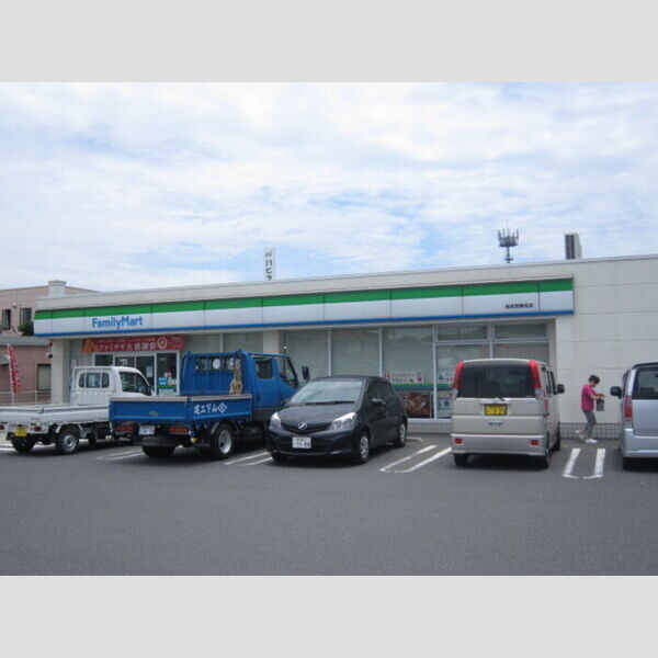 現地周辺 (ファミリーマート姶良西餅田店　2001m)