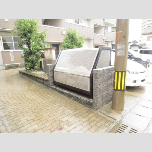 現地周辺 (ゴミステーション)