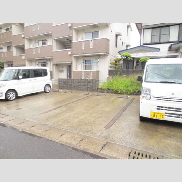駐車場 (駐車場)