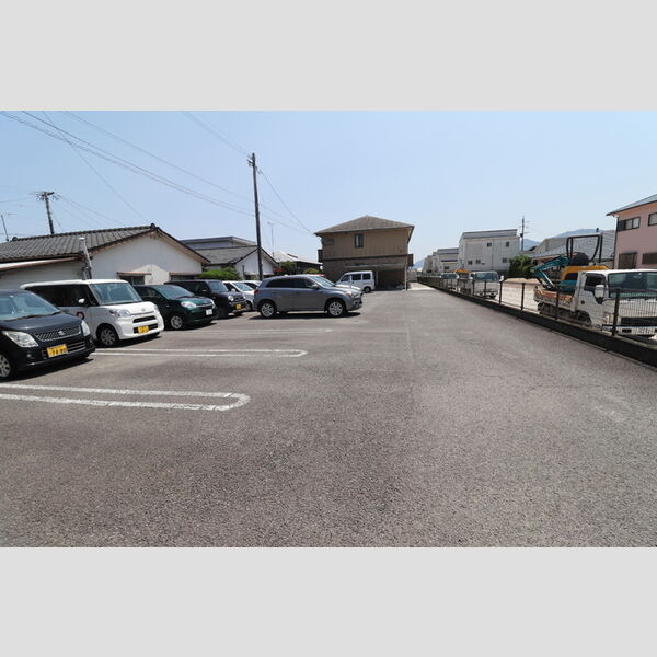 駐車場 (駐車場)