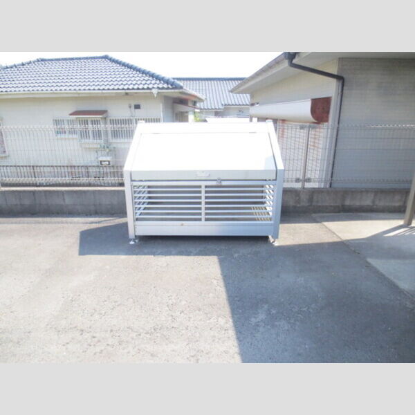 現地周辺 (ゴミステーション)