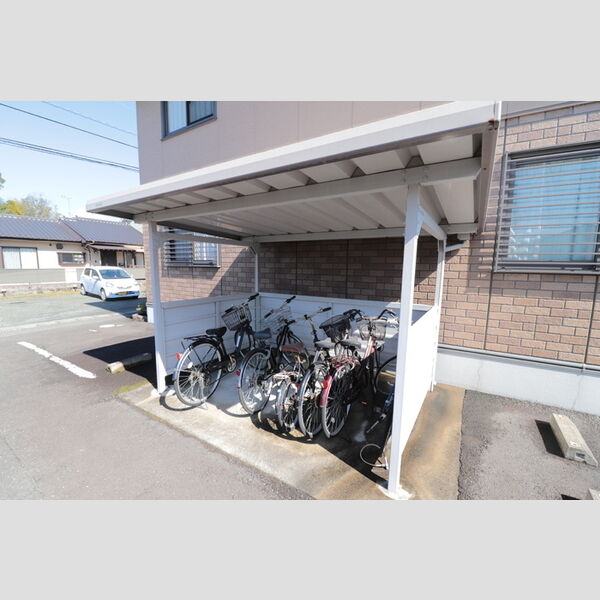 現地周辺 (駐輪場)