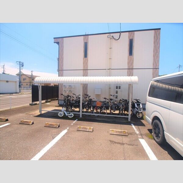 現地周辺 (駐輪場)