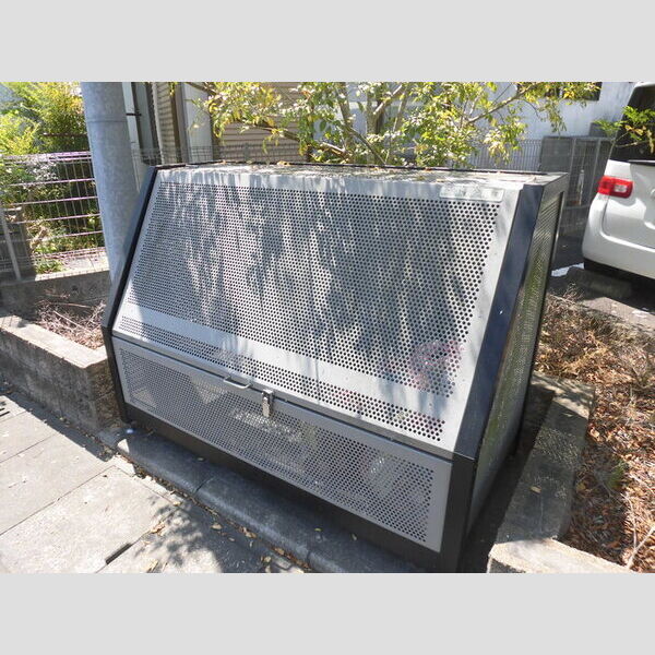 現地周辺 (ゴミ置き場)