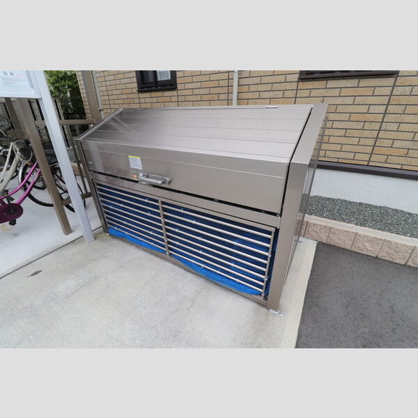 現地周辺 (ゴミ置き場)