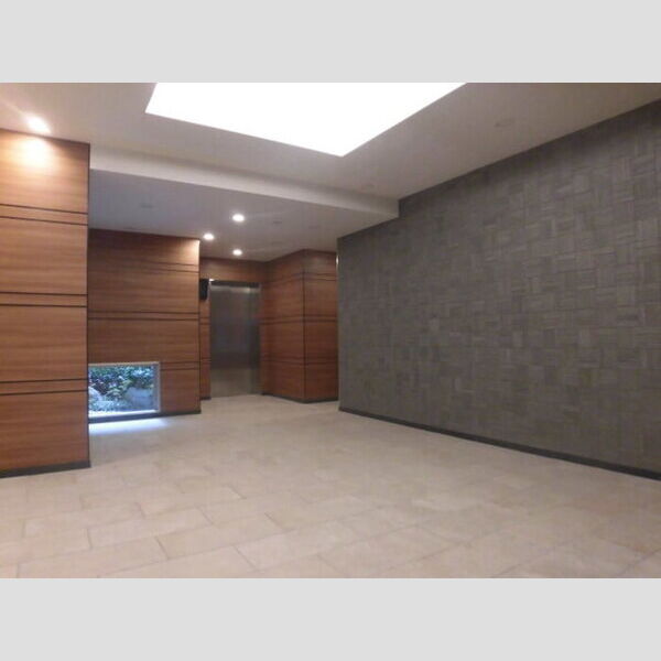 現地周辺 (1Fロビー)