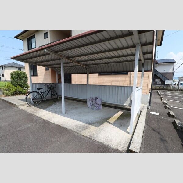 現地周辺 (駐輪場)