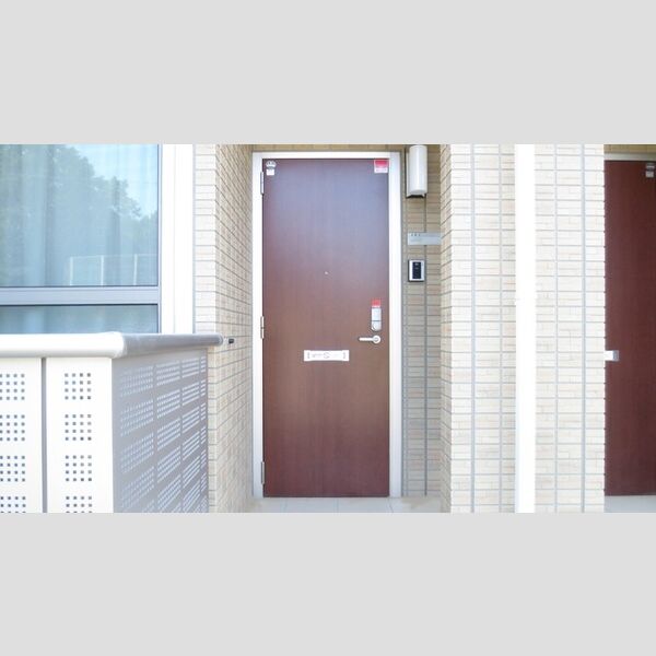 エントランス (103　エントラス)