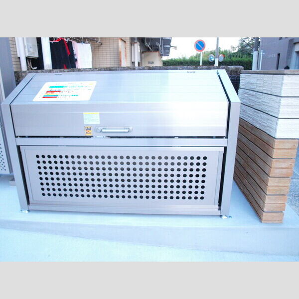 現地周辺 (ゴミ置き場)