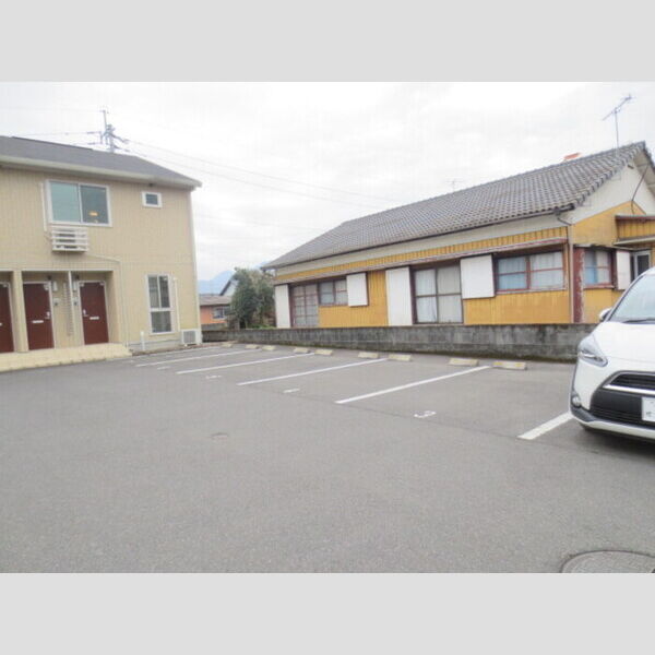 駐車場 (駐車場)