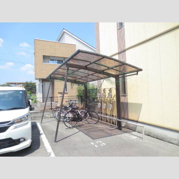 現地周辺 (駐輪場)