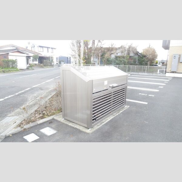 現地周辺 (ゴミステーション)