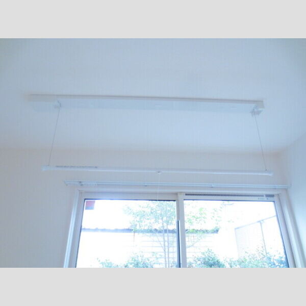 現地周辺 (102　室内物干し)