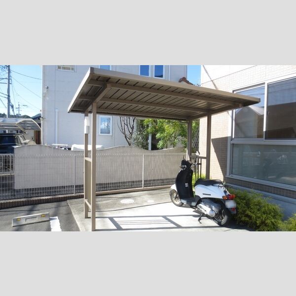 現地周辺 (駐輪場)