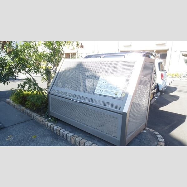 現地周辺 (ゴミステーション)