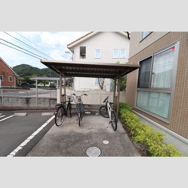 現地周辺 (201　駐輪場)