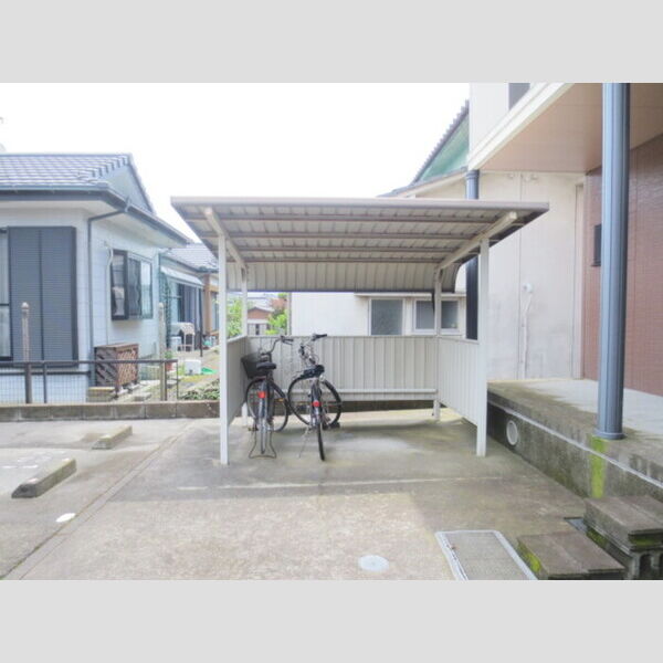 現地周辺 (駐輪場)