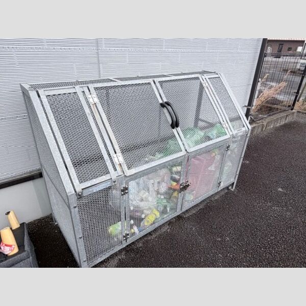 現地周辺 (ゴミ置場)