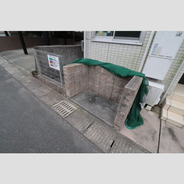 現地周辺 (ゴミ捨て場)