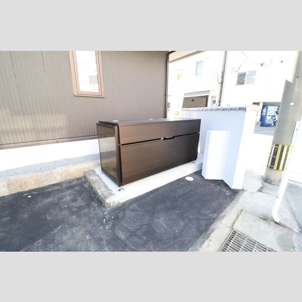 現地周辺 (ゴミ置き場)