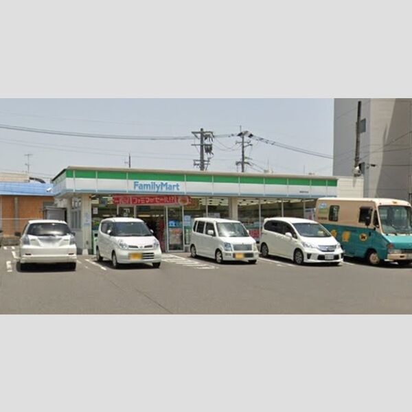 現地周辺 (ファミリーマート紫原中央店(1000m))