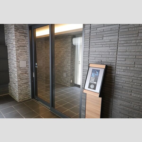 エントランス (エントランス)