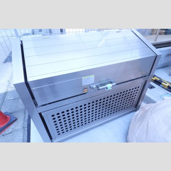 現地周辺 (ゴミ置き場)