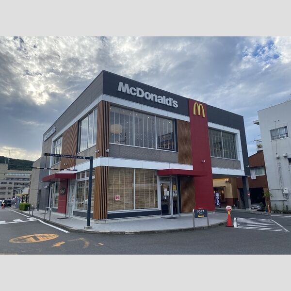 現地周辺 (マクドナルド3号線川内店　582m)