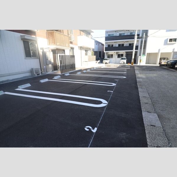 駐車場 (駐車場)