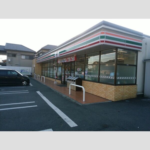 現地周辺 (セブンイレブン鹿児島桜ケ丘南店　1126m)