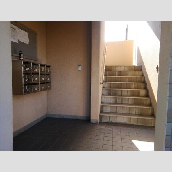 エントランス (エントランス)