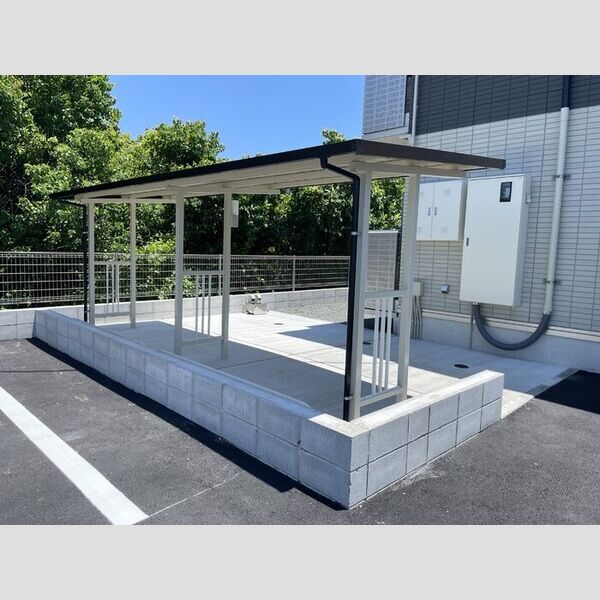 現地周辺 (駐輪場)