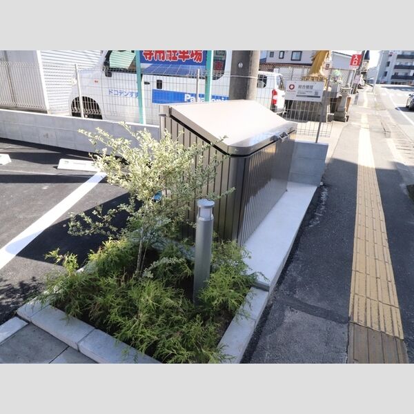 現地周辺 (ゴミステーション)