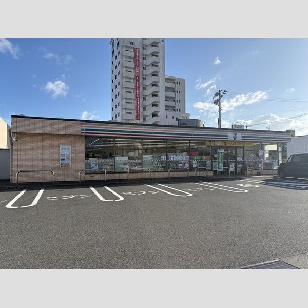 現地周辺 (セブンイレブン 隼人見次店 401m)