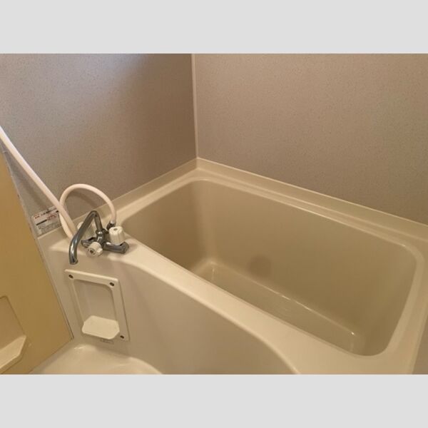 バス (102　浴室)