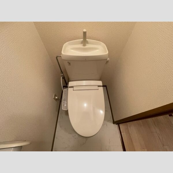 トイレ (102　温水洗浄暖房便座)