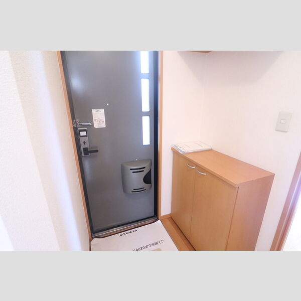 玄関 (202 玄関)
