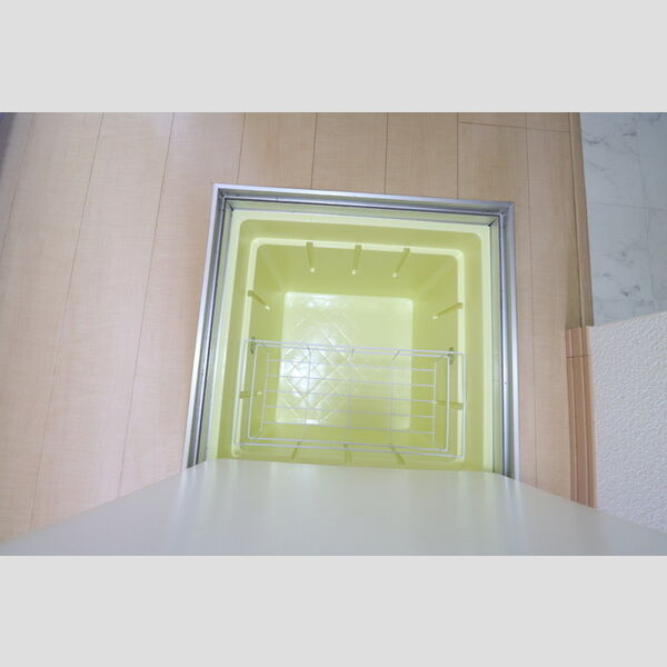 その他 (B105　床下収納)