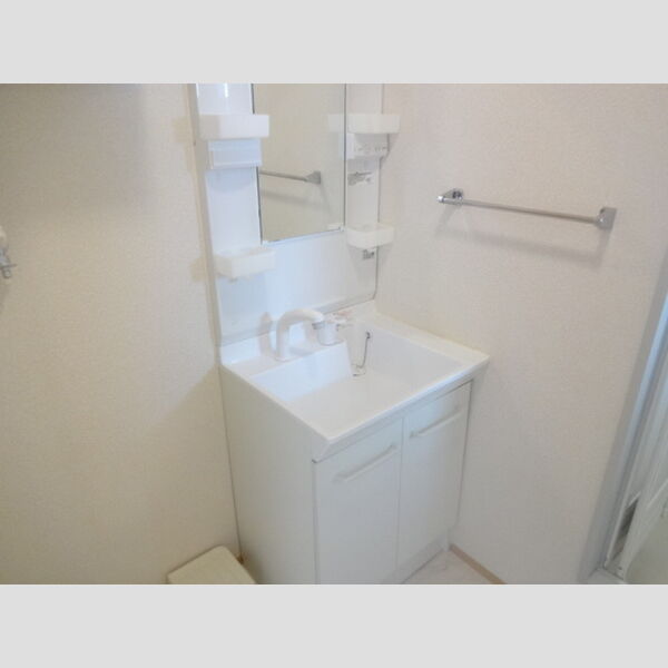 洗面所 (203　洗面所)