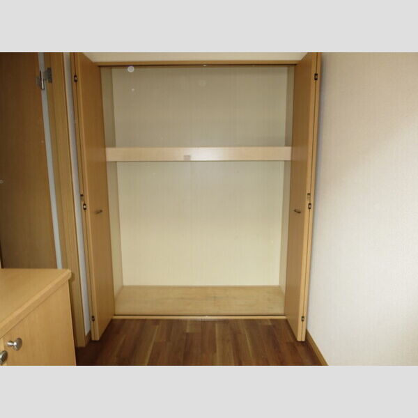 玄関 (物入　103)