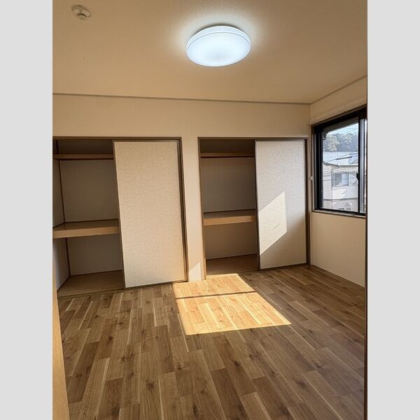 その他 (202 南側洋室)