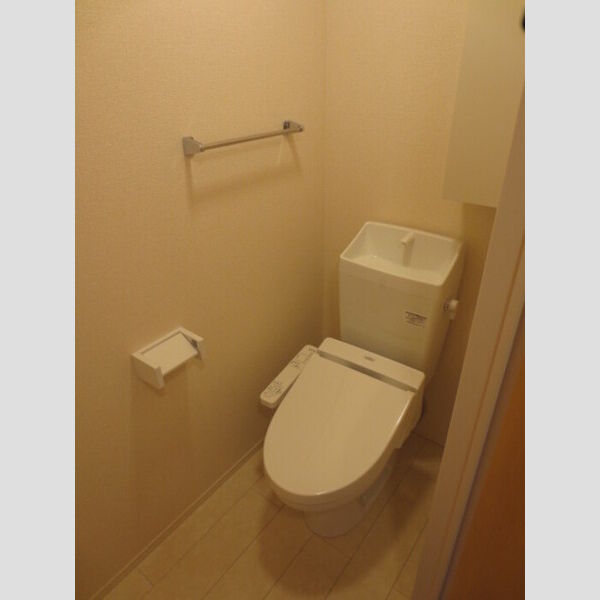トイレ (トイレ)