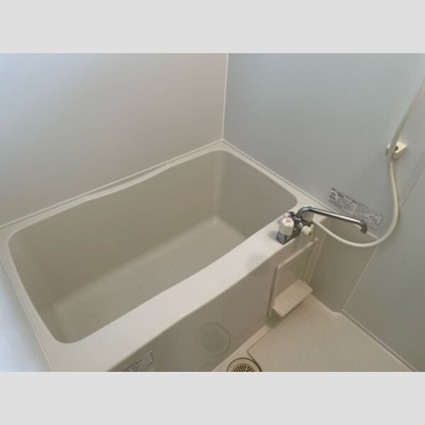 バス (A105 浴室)