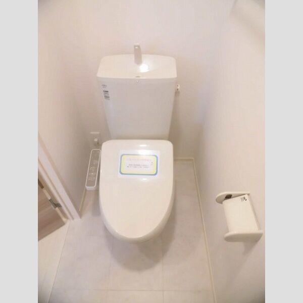 トイレ (B棟101　温水洗浄暖房便座)