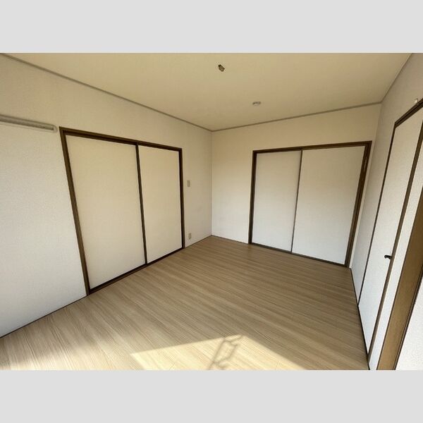 その他 (南側洋室)