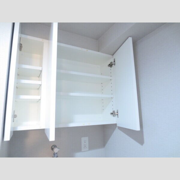 その他 (602　洗濯機置き場上部吊棚)