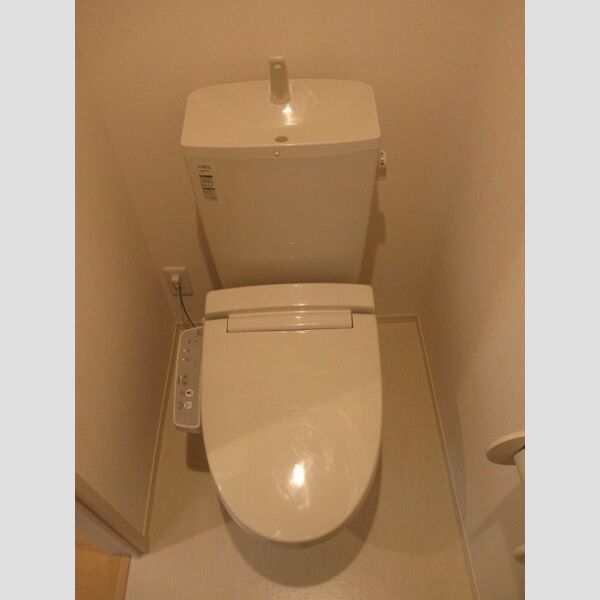 トイレ (202 温水洗浄暖房便座)